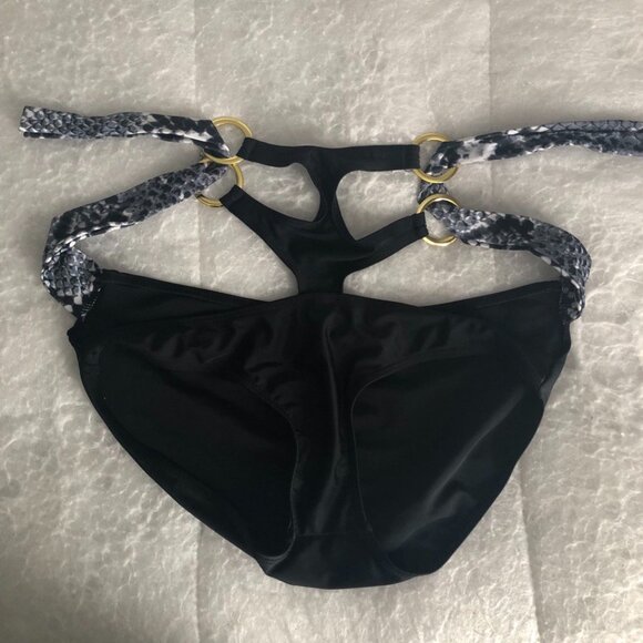 SALE!!!  NWOT sexy and sharp   bikini  bottom in size M - Picture 1 of 5